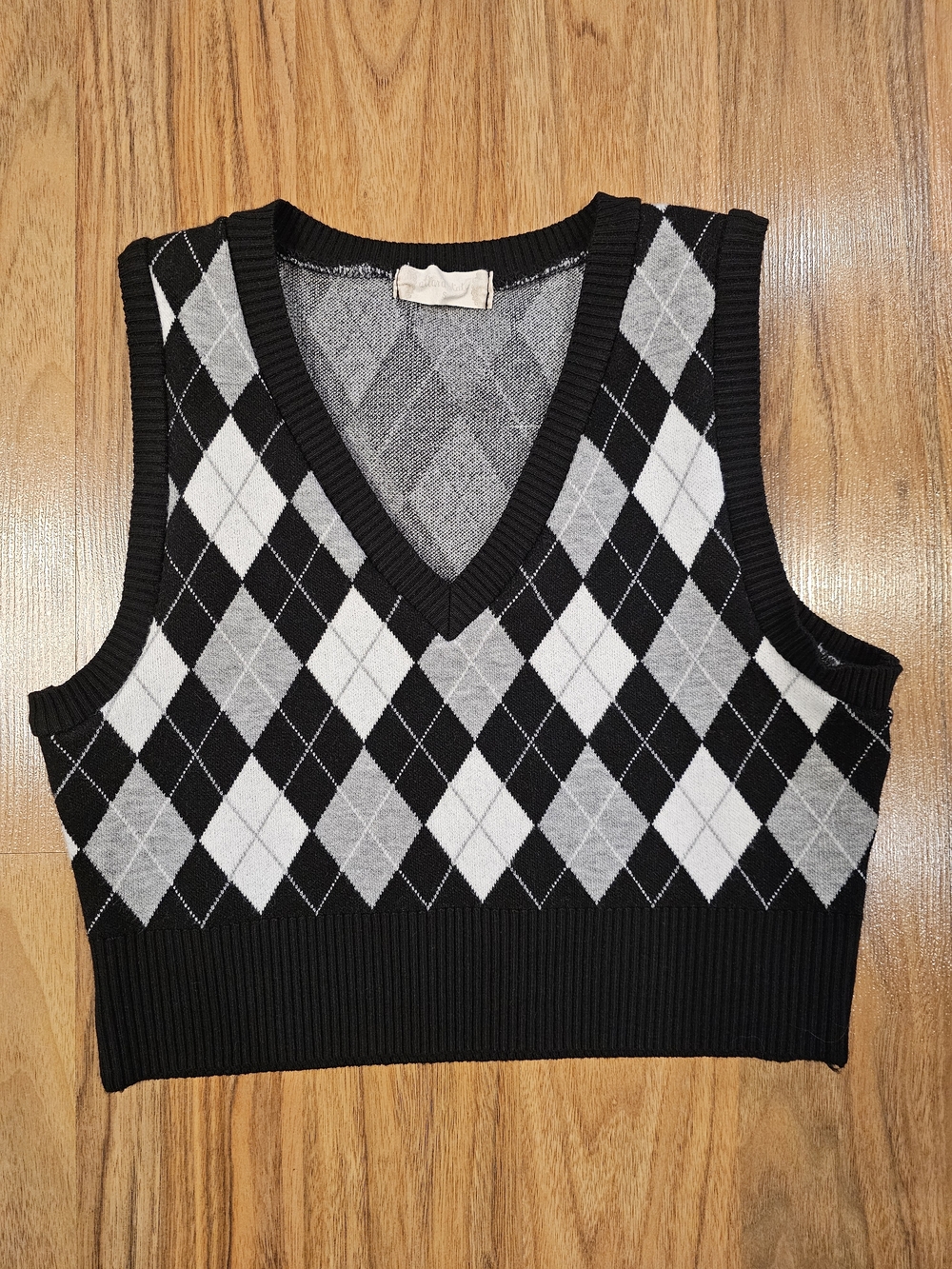 Cropped Black and Gray Argyle Knit V-Neck Sweater Vest Women's Small - Picture 3 of 11